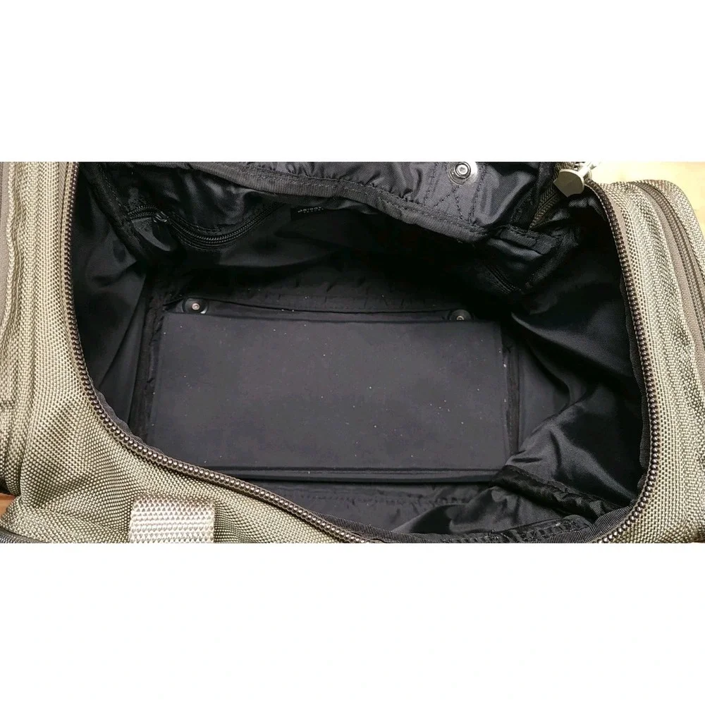 Briggs & Riley Baseline Travelware Nylon Cabin Duffle Bag 16 Inch Olive Green